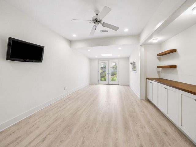 905 Harvard Street, Houston, TX 77008