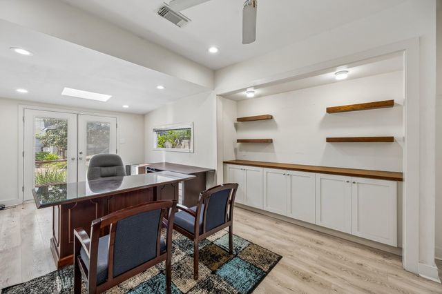 905 Harvard Street, Houston, TX 77008