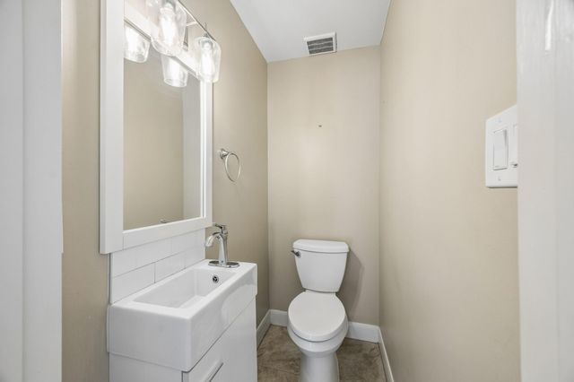 905 Harvard Street, Houston, TX 77008