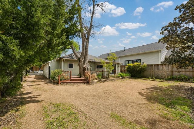 905 Harvard Street, Houston, TX 77008