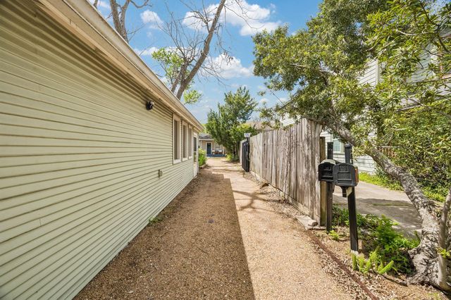 905 Harvard Street, Houston, TX 77008