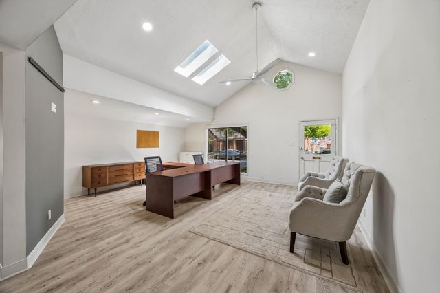 905 Harvard Street, Houston, TX 77008