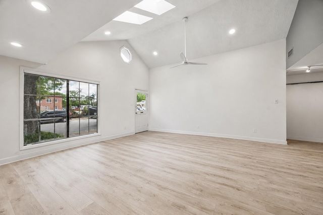 905 Harvard Street, Houston, TX 77008