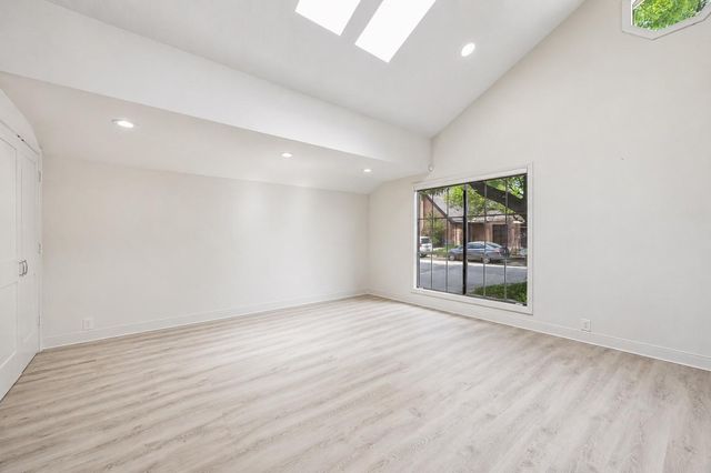 905 Harvard Street, Houston, TX 77008
