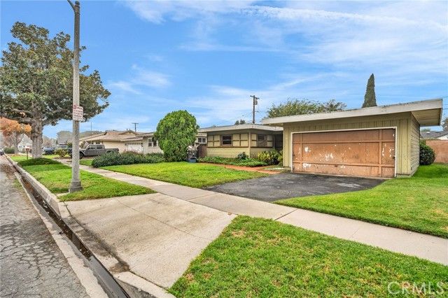 1931 Volk, Long Beach, CA 90815