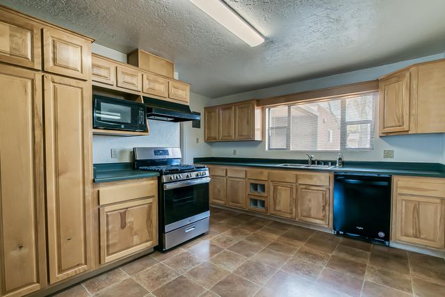 1857 Florida Street NE, Albuquerque, NM 87110