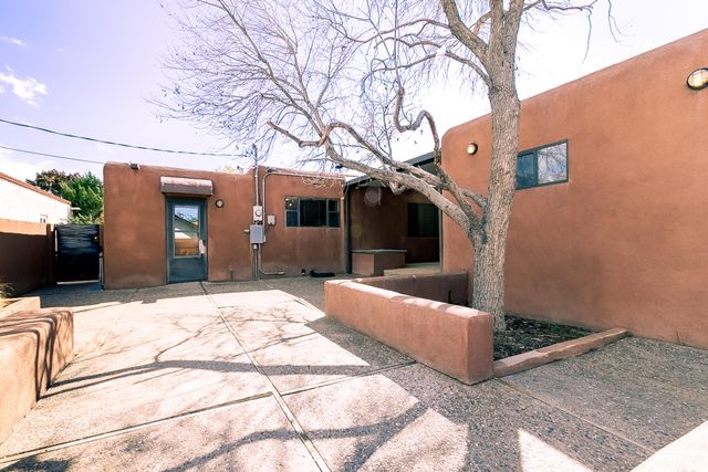 1857 Florida Street NE, Albuquerque, NM 87110