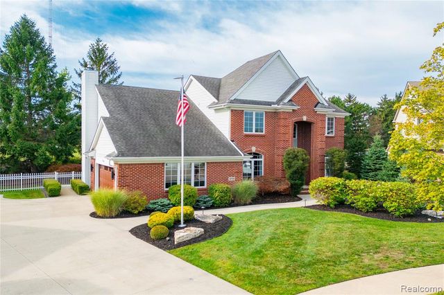15710 Meadows Drive, Riverview, MI 48193