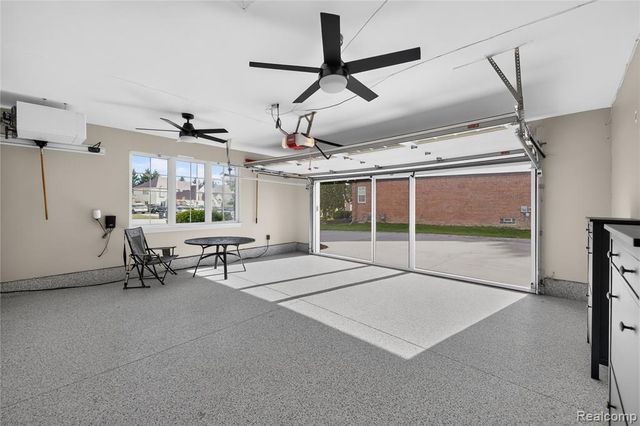 15710 Meadows Drive, Riverview, MI 48193