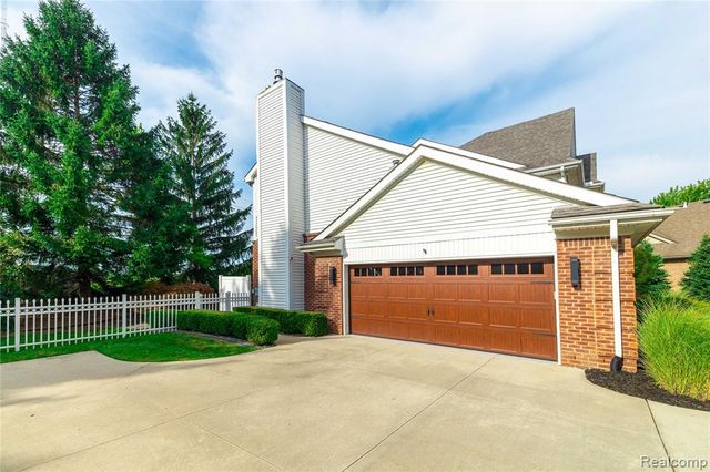 15710 Meadows Drive, Riverview, MI 48193
