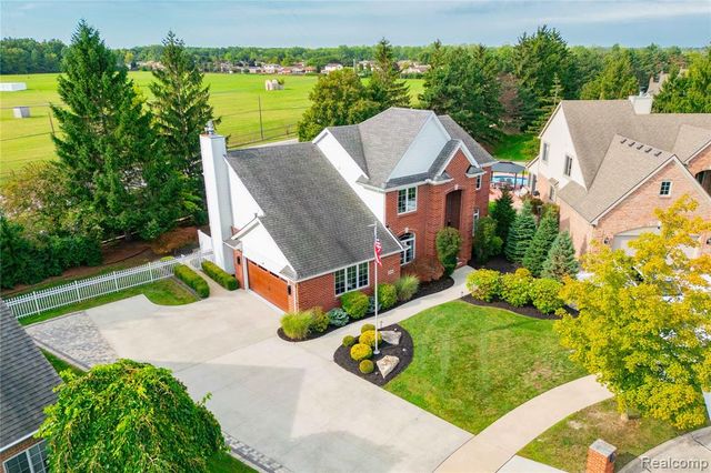 15710 Meadows Drive, Riverview, MI 48193