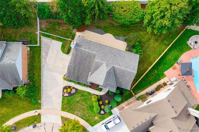 15710 Meadows Drive, Riverview, MI 48193