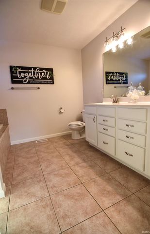 13800 Prairie Drive, Evansville, IN 47725