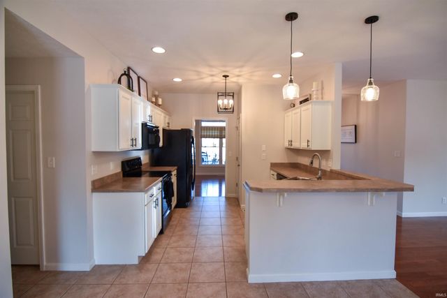 13800 Prairie Drive, Evansville, IN 47725