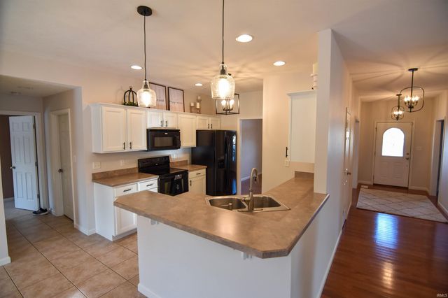 13800 Prairie Drive, Evansville, IN 47725