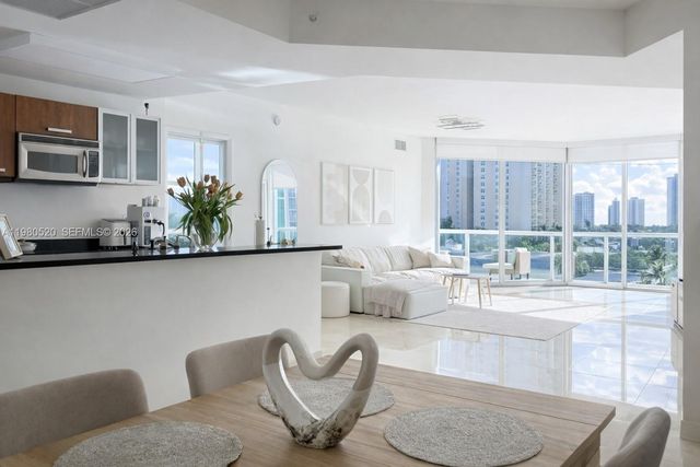 3131 NE 188th St 2-606, Aventura, FL 33180