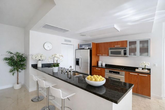 3131 NE 188th St 2-606, Aventura, FL 33180