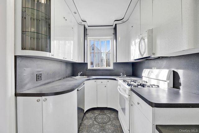 102-12 62nd Road, Forest Hills, NY 11375