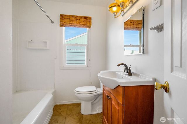 952 S Juniper Drive, Moses Lake, WA 98837