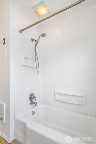 952 S Juniper Drive, Moses Lake, WA 98837