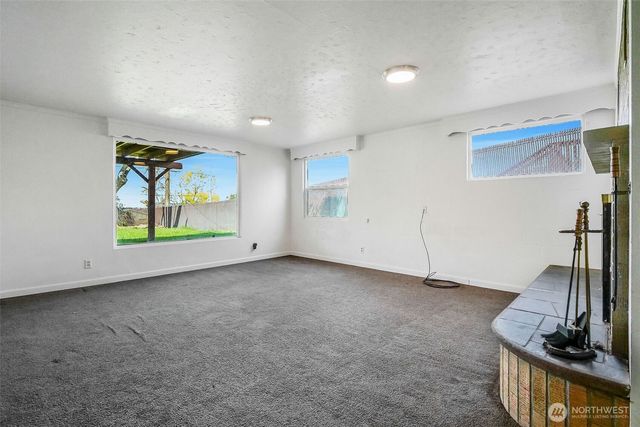 952 S Juniper Drive, Moses Lake, WA 98837