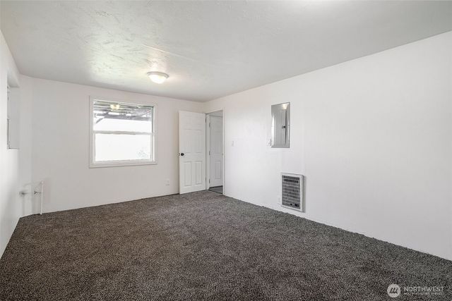 952 S Juniper Drive, Moses Lake, WA 98837