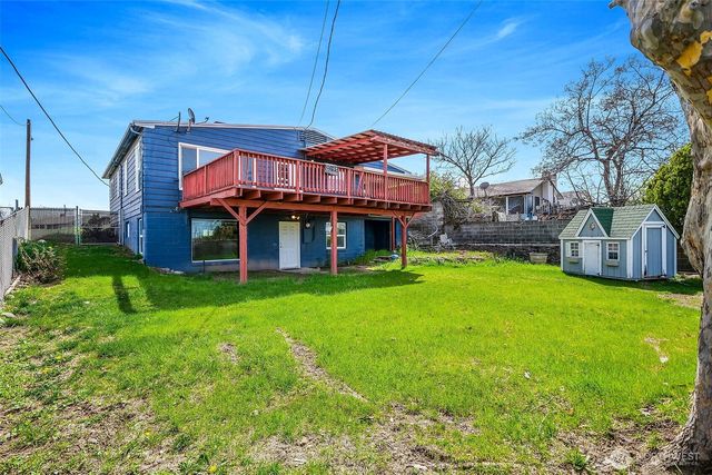 952 S Juniper Drive, Moses Lake, WA 98837