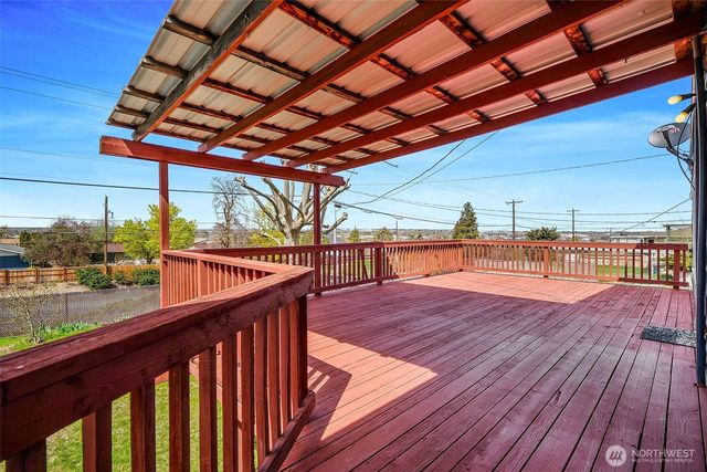 952 S Juniper Drive, Moses Lake, WA 98837