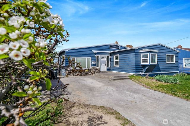 952 S Juniper Drive, Moses Lake, WA 98837