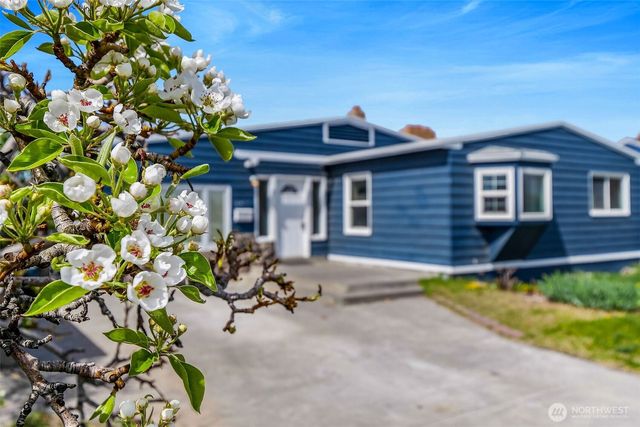 952 S Juniper Drive, Moses Lake, WA 98837