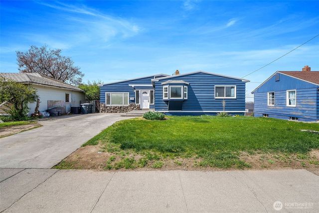 952 S Juniper Drive, Moses Lake, WA 98837