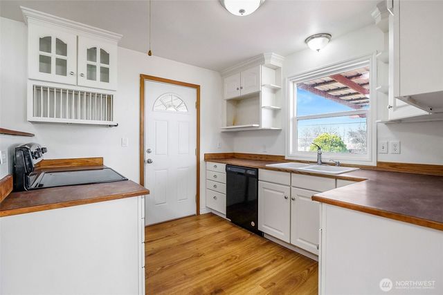 952 S Juniper Drive, Moses Lake, WA 98837