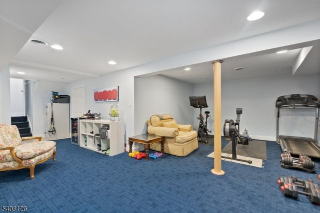 44 Rumson Rd, Livingston Twp., NJ 07039