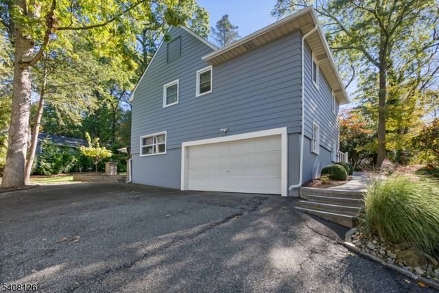 44 Rumson Rd, Livingston Twp., NJ 07039