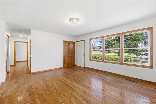 1717 S 5th Place, St. Charles, IL 60174