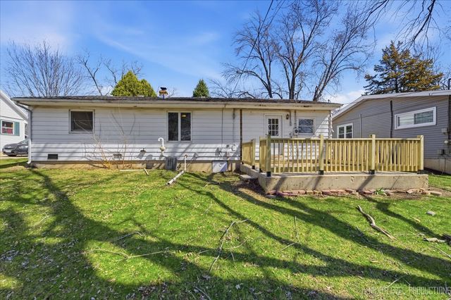 1717 S 5th Place, St. Charles, IL 60174