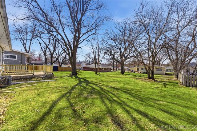 1717 S 5th Place, St. Charles, IL 60174