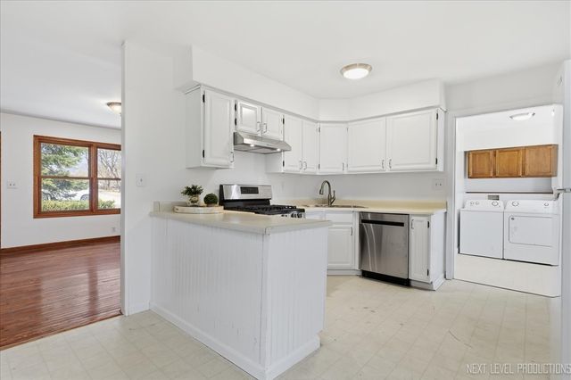 1717 S 5th Place, St. Charles, IL 60174