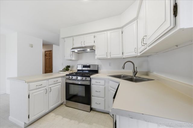 1717 S 5th Place, St. Charles, IL 60174