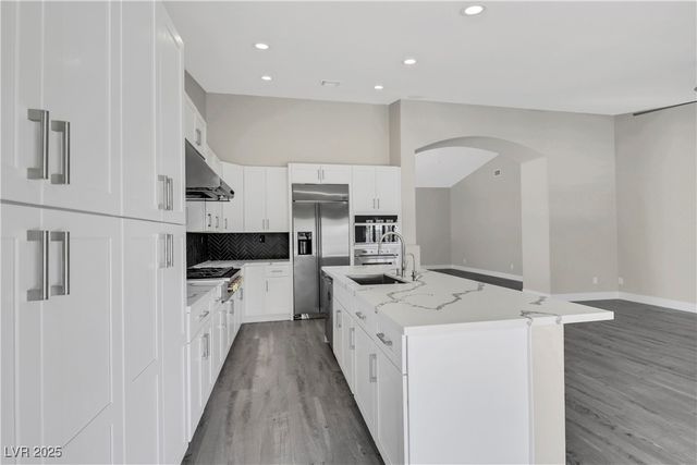 7379 Majestic Bluff Place, Las Vegas, NV 89113