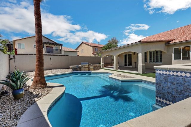7379 Majestic Bluff Place, Las Vegas, NV 89113