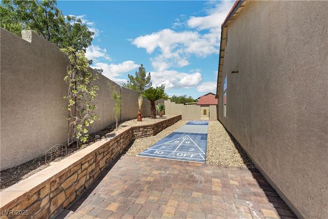 7379 Majestic Bluff Place, Las Vegas, NV 89113