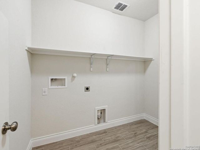 10823 Lone Ranger, San Antonio, TX 78254