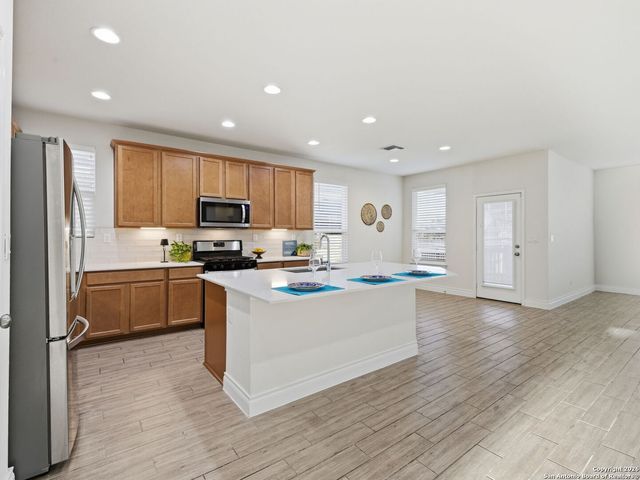 10823 Lone Ranger, San Antonio, TX 78254