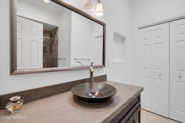 668 W Rushwood Drive, Tucson, AZ 85704