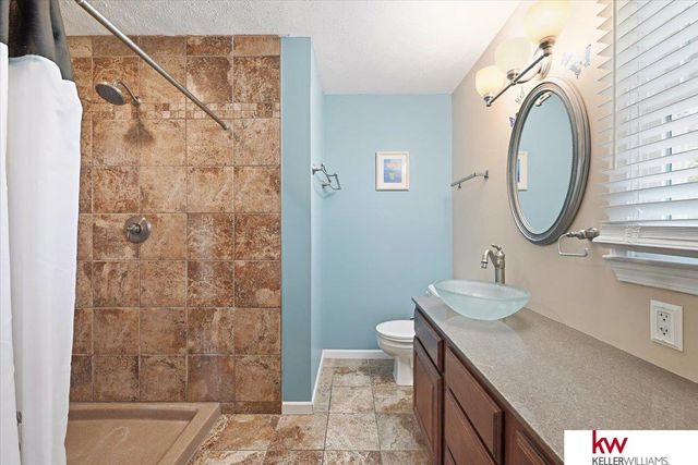 618 S 126th Street, Omaha, NE 68154