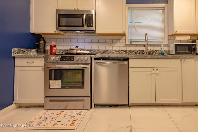 2337 BETSY Drive, Jacksonville, FL 32210