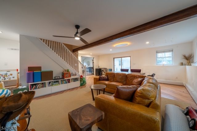 44 Venetian Dr, Jefferson Twp., NJ 07849