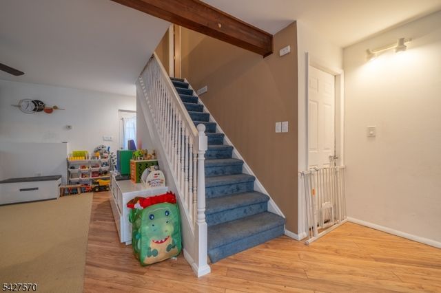 44 Venetian Dr, Jefferson Twp., NJ 07849