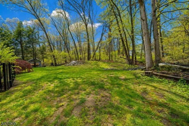 44 Venetian Dr, Jefferson Twp., NJ 07849
